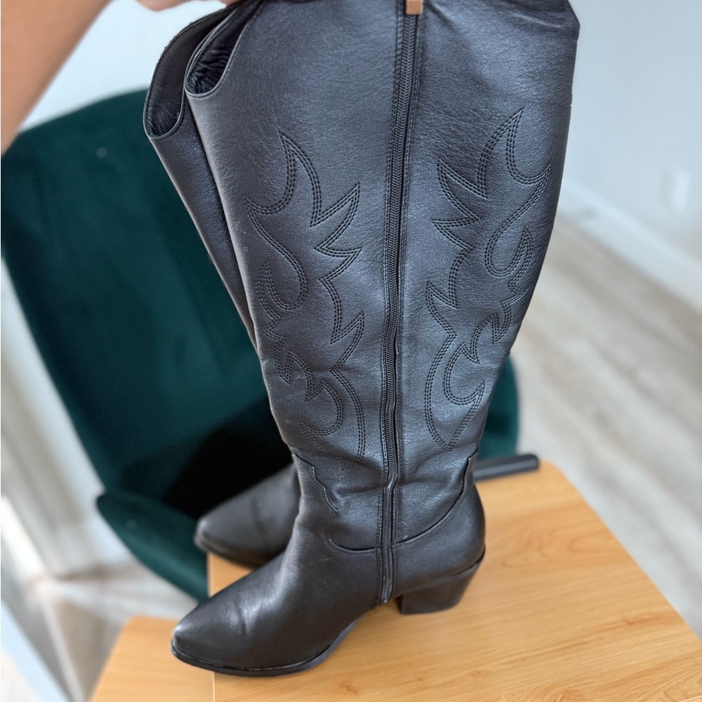 Billini extra wide size 8 Black Leather Knee-High Boots